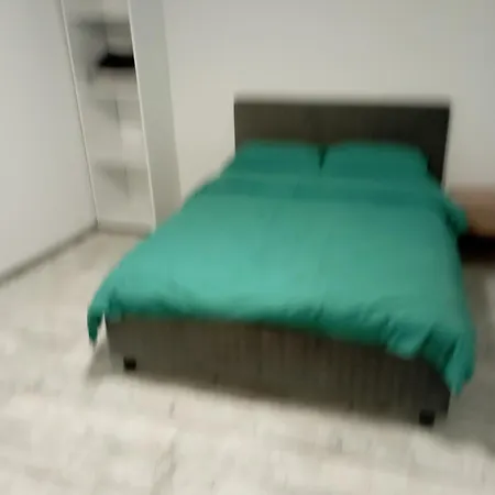 ホステル Sweet Touch クラヨーヴァ